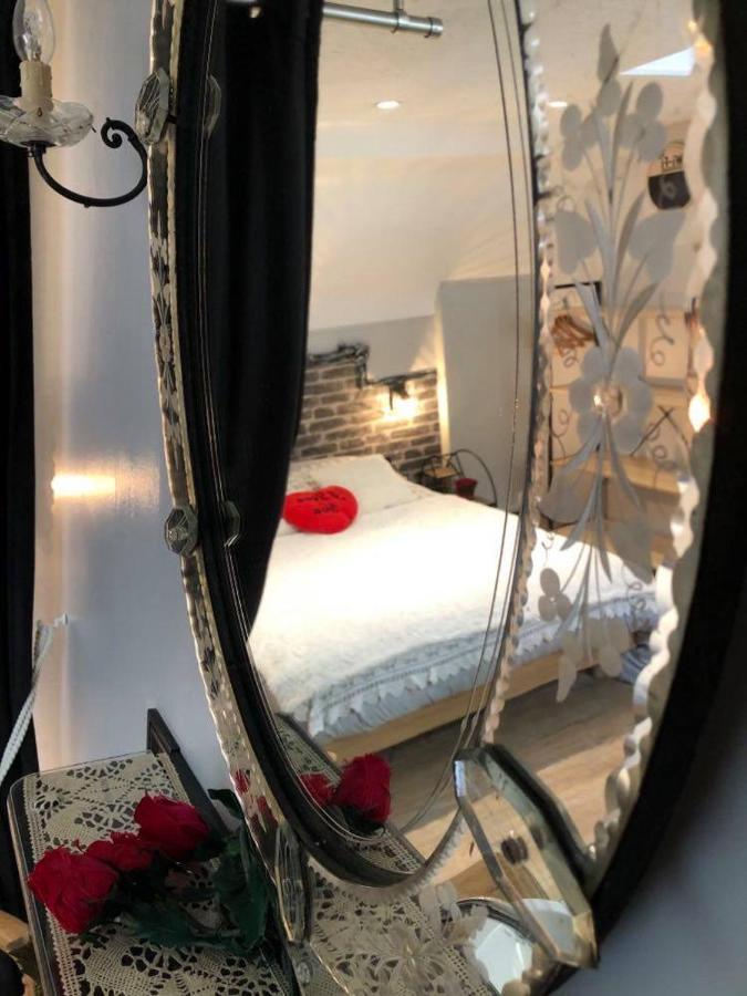 Appartement Romantique Parisien, Baignoire Retro Au Pied Du Lit ブローニュ・シュル・メール エクステリア 写真